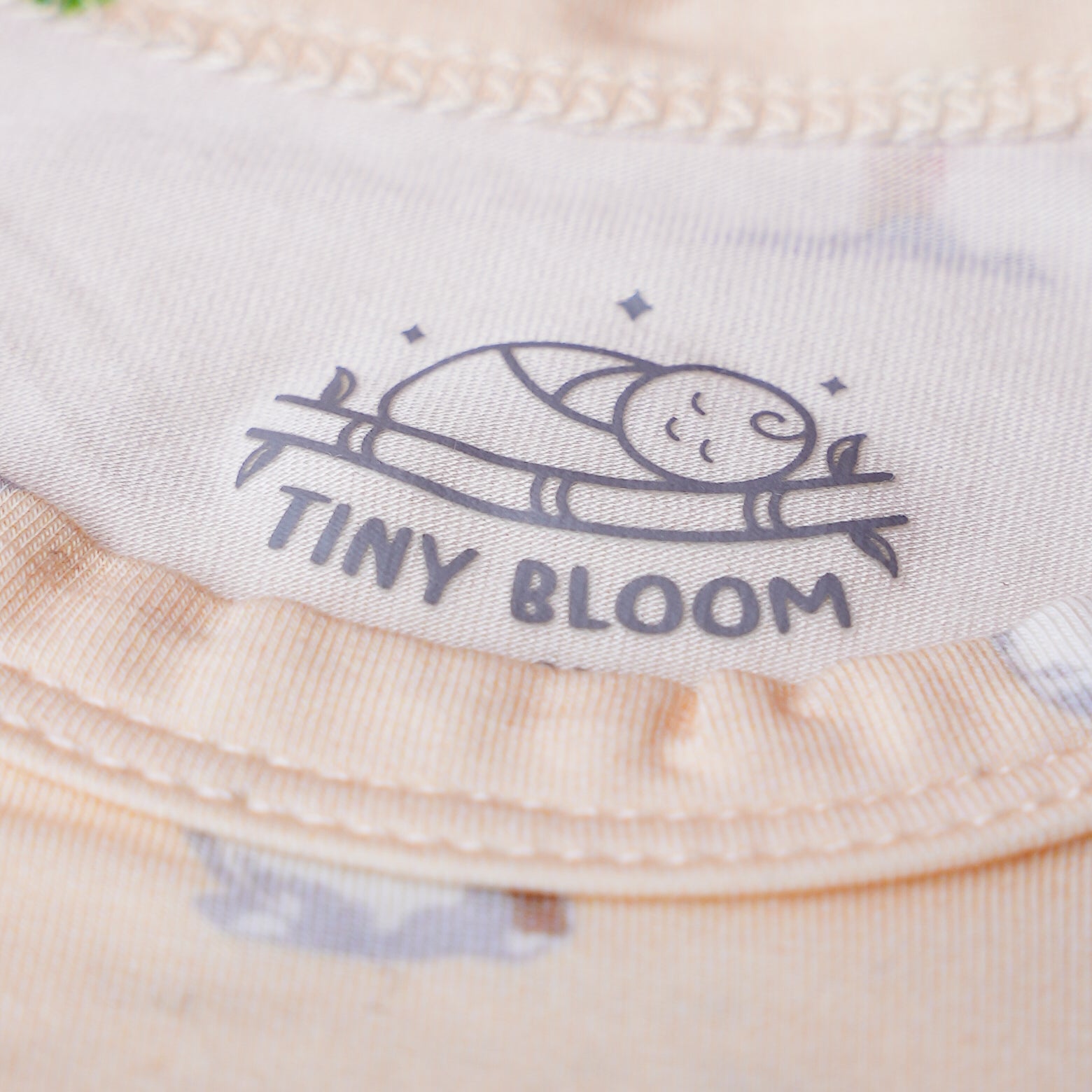 Bunny patent design undershirt